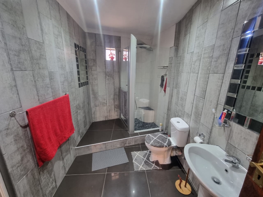 3 Bedroom Property for Sale in Lindequesdrif North West